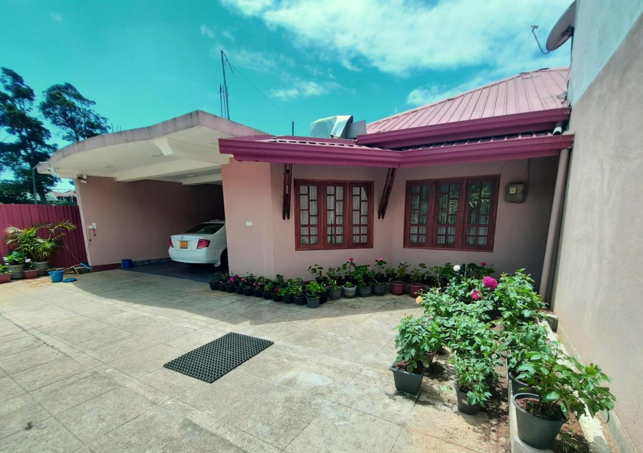 Thuvaraga Inn Nuwara Eliya Zewnętrze zdjęcie